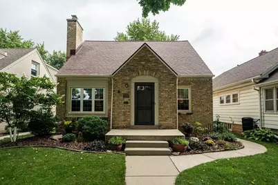 2416 S 79th St, West Allis, WI 53219 - Photo 2