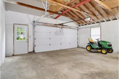 10257 W Spring Green Rd, Greenfield, WI 53228 - Photo 16