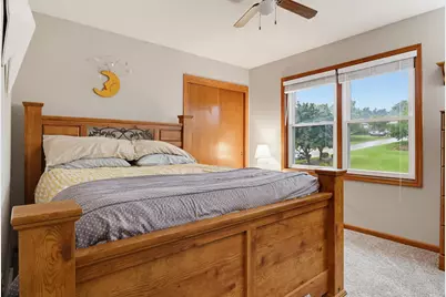 10257 W Spring Green Rd, Greenfield, WI 53228 - Photo 22