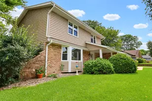 10257 W Spring Green Rd, Greenfield, WI 53228 - Photo 34