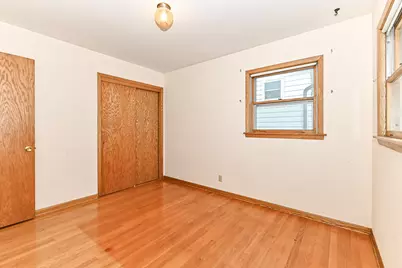 1118 S 124th St, West Allis, WI 53214 - Photo 18