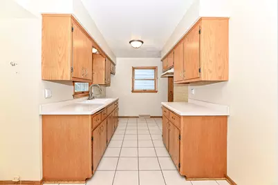 1118 S 124th St, West Allis, WI 53214 - Photo 10