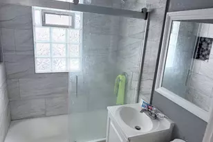 565 W Rogers St, Milwaukee, WI 53204 - Photo 16