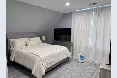 565 W Rogers St, Milwaukee, WI 53204 - Photo 14
