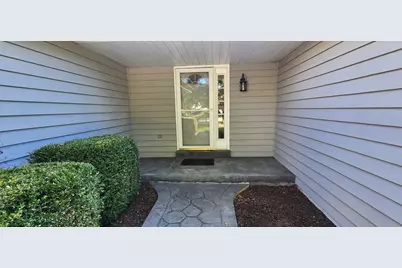 1132  Eastbrook Dr, Burlington, WI 53105 - Photo 4
