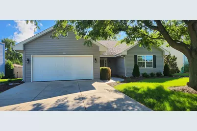 1132  Eastbrook Dr, Burlington, WI 53105 - Photo 2