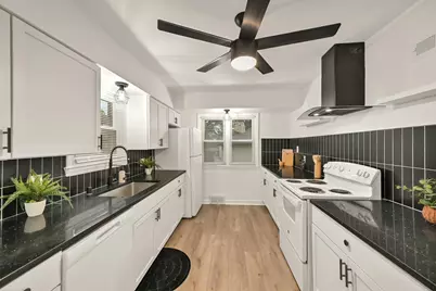 2421 W Hampton Ave, Milwaukee, WI 53209 - Photo 6
