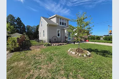 1226 S 32nd St, Manitowoc, WI 54220 - Photo 2