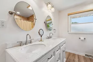W170N9364 Woodlawn Dr, Menomonee Falls, WI 53051 - Photo 16