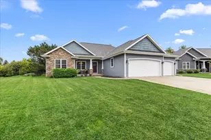 453 Western Ct, West Bend, WI 53095 - Photo 1