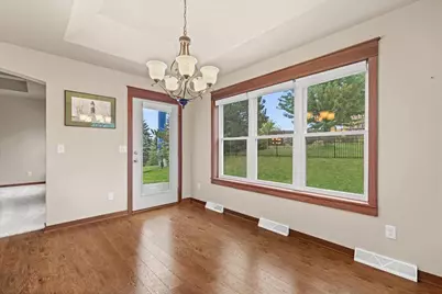 453  Western Ct, West Bend, WI 53095 - Photo 14
