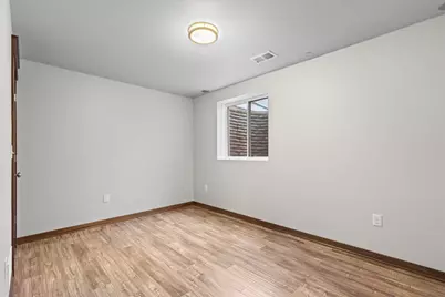 453  Western Ct, West Bend, WI 53095 - Photo 40