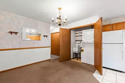 621  Barrington Ct #D, West Bend, WI 53095 - Photo 12