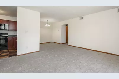 N110W16936  Ashbury Cir #4, Germantown, WI 53022 - Photo 4