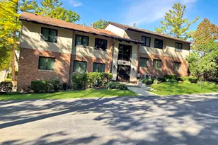 1070 S Lake Shore Dr, Lake Geneva, WI 53147 - Photo 2