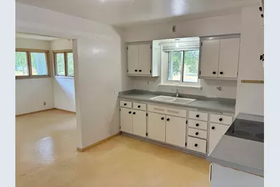 6500 N 60th St, Milwaukee, WI 53223 - Photo 10