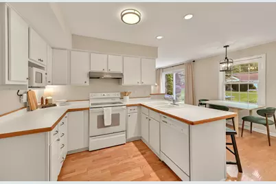 12511 N Woodberry Dr #5, Mequon, WI 53092 - Photo 12