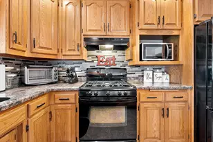 1710 Viebahn St, Manitowoc, WI 54220 - Photo 4