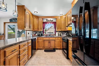 1710  Viebahn St, Manitowoc, WI 54220 - Photo 2