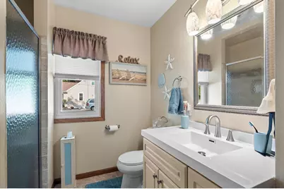 1710  Viebahn St, Manitowoc, WI 54220 - Photo 8