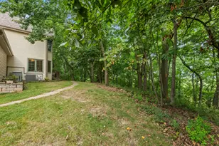 3515 Broken Bow Tr, Delafield, WI 53018 - Photo 38