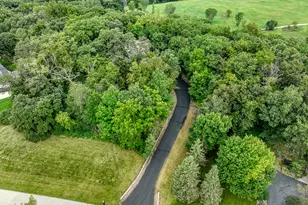 3515 Broken Bow Tr, Delafield, WI 53018 - Photo 54