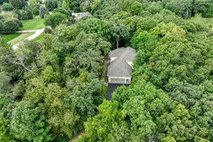 3515 Broken Bow Tr, Delafield, WI 53018 - Photo 28