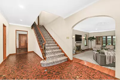 660  Honey Creek Pkwy, Wauwatosa, WI 53213 - Photo 4