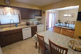 7017 N 85th St, Milwaukee, WI 53224 - Photo 6