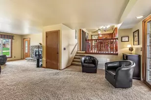 3322 S 121st St, West Allis, WI 53227 - Photo 8
