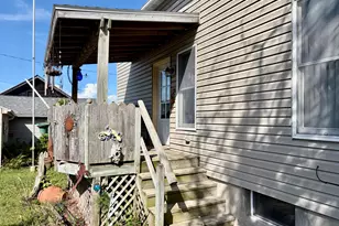 2018 Jackson St, Two Rivers, WI 54241 - Photo 32
