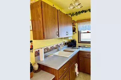 2018  Jackson St, Two Rivers, WI 54241 - Photo 6