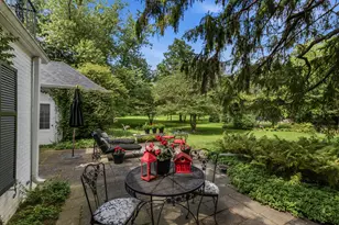 7861 N Regent Ct, Fox Point, WI 53217 - Photo 4