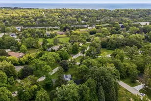 7861 N Regent Ct, Fox Point, WI 53217 - Photo 28