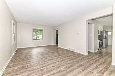 2225 N 103rd St, Wauwatosa, WI 53226 - Photo 6
