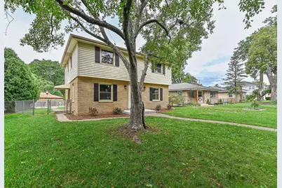 2225 N 103rd St, Wauwatosa, WI 53226 - Photo 40