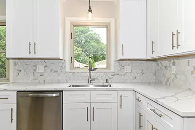 2225 N 103rd St, Wauwatosa, WI 53226 - Photo 16