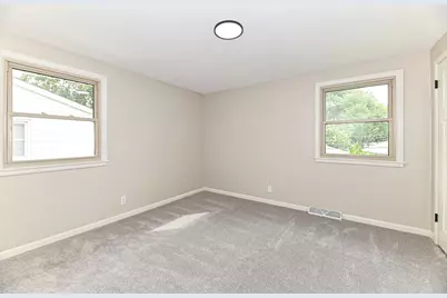 2225 N 103rd St, Wauwatosa, WI 53226 - Photo 24