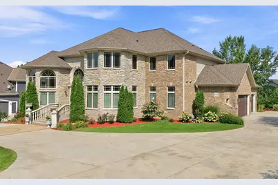 18250  Prairie Falcon Ln, Brookfield, WI 53045 - Photo 4