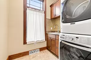 18250 Prairie Falcon Ln, Brookfield, WI 53045 - Photo 32