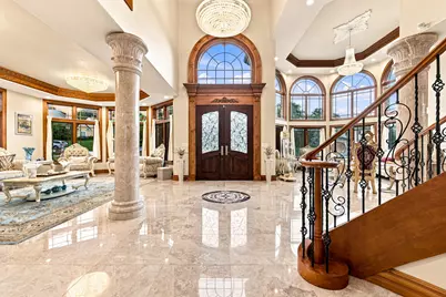 18250  Prairie Falcon Ln, Brookfield, WI 53045 - Photo 6
