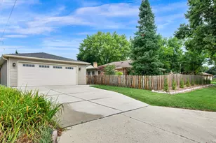 1305 N 119th St, Wauwatosa, WI 53226 - Photo 28