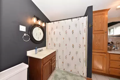 2426 S 73rd St, West Allis, WI 53219 - Photo 16