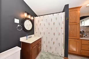 2426 S 73rd St, West Allis, WI 53219 - Photo 16