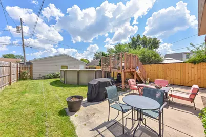 2426 S 73rd St, West Allis, WI 53219 - Photo 26