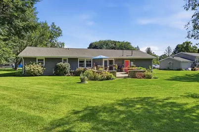 W277S8935  Hilltop Ln, Vernon, WI 53149 - Photo 4