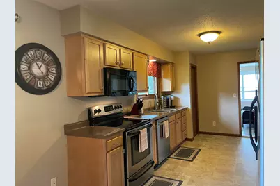 708  Margaret St, Sparta, WI 54656 - Photo 6