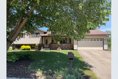 708  Margaret St, Sparta, WI 54656 - Photo 2