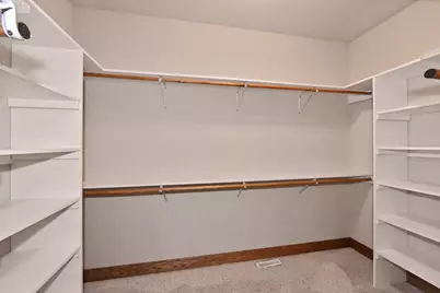 124  Meehan Cir, West Bend, WI 53095 - Photo 16