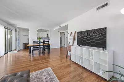 1633 N Prospect Ave #5D, Milwaukee, WI 53202 - Photo 8